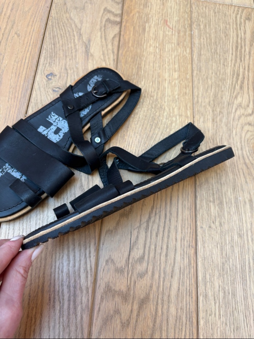 Sorel Black Strappy Leather-Style Women’s Sandals New without tags - Picture 2 of 5